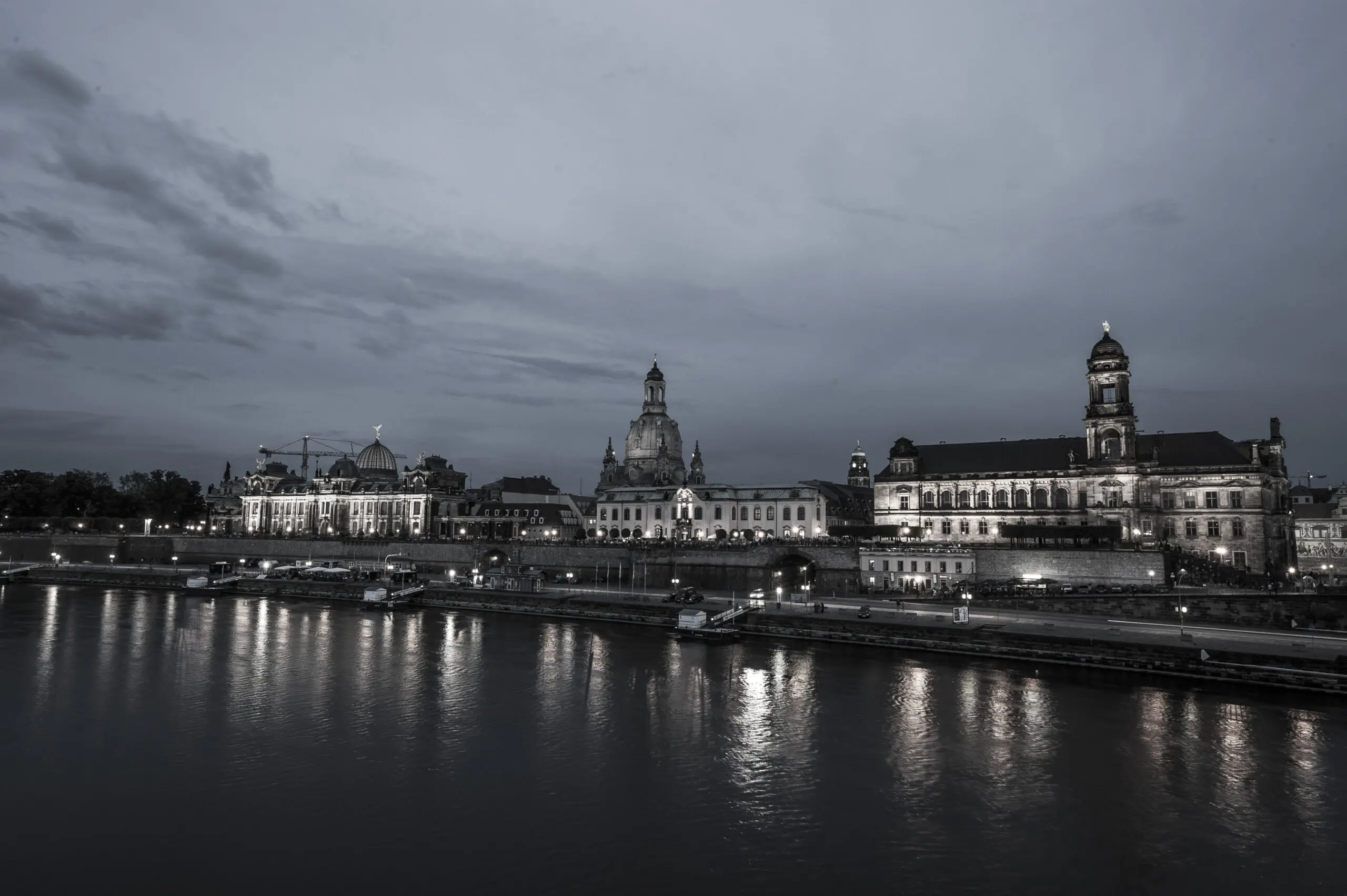 Wandbild (281) Dresden2 präsentiert: Wasser,Architektur,Sehenswürdigkeiten,Wasserspiegelungen