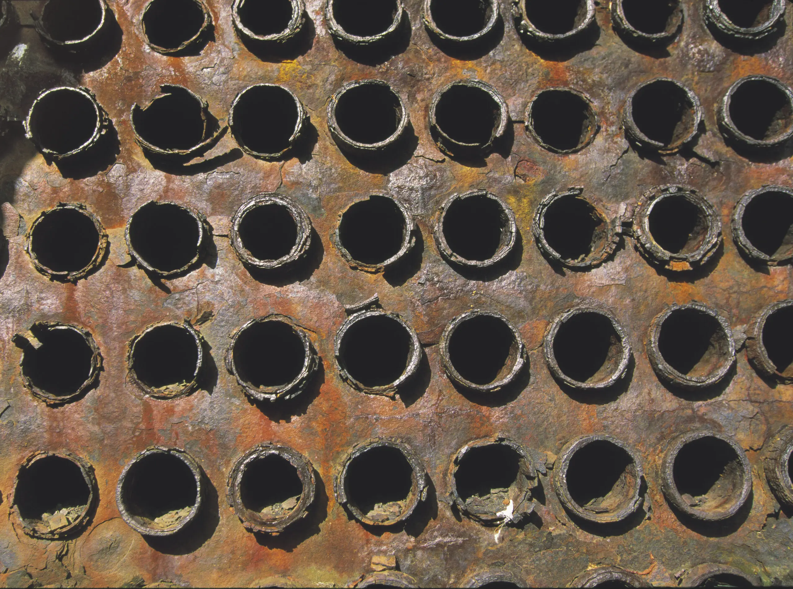 Wandbild (1097) Rusty Holes präsentiert: Technik,Details und Strukturen,Detailaufnahmen,SonstigeTechnik