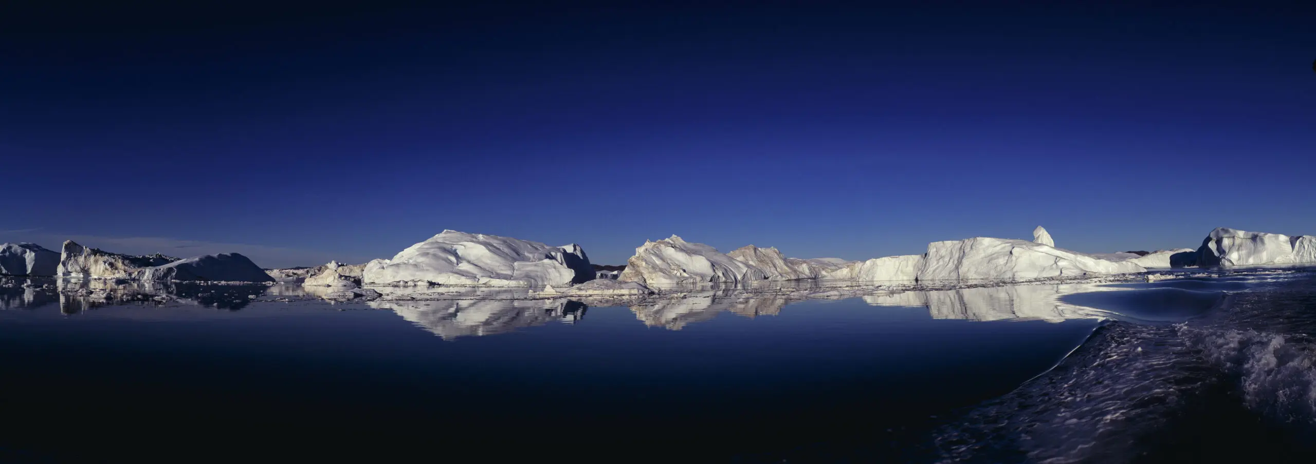 Wandbild (1244) Reflexion Iceberg präsentiert: Landschaften,Schnee und Eis,Gewässer