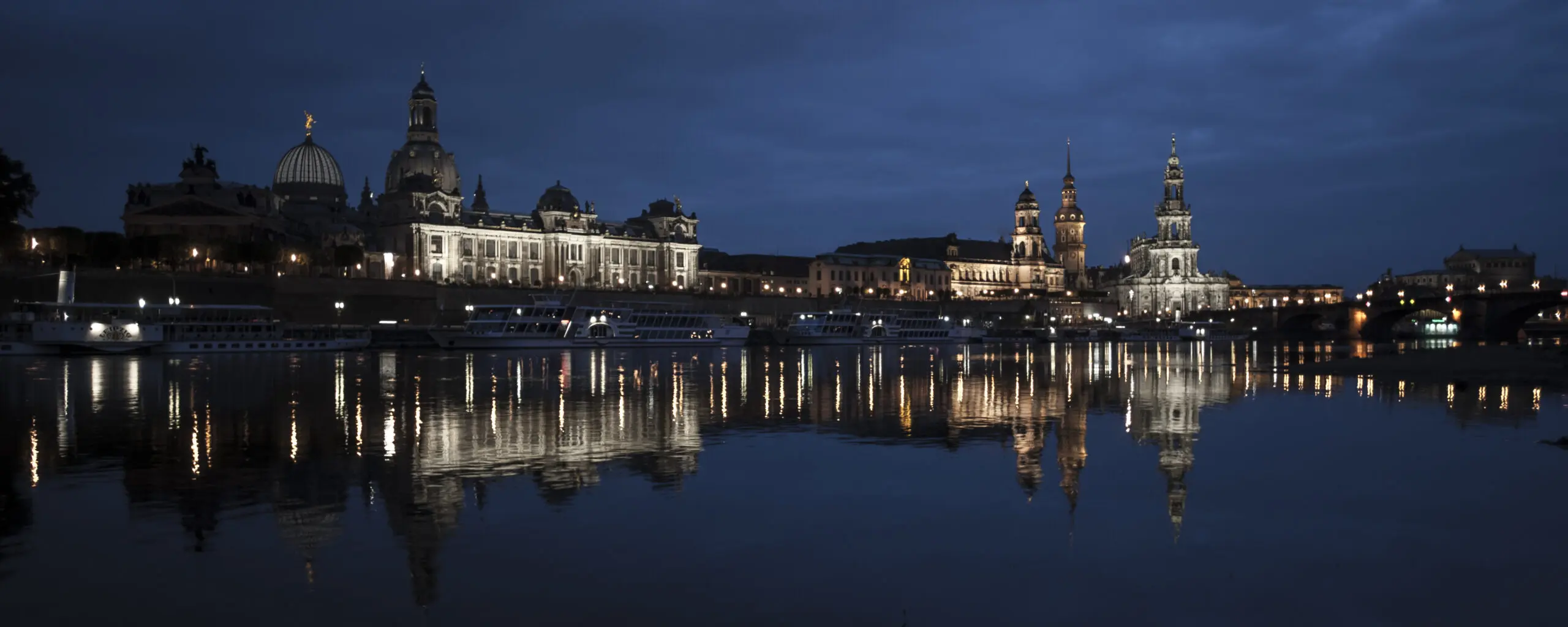 Wandbild (2004) Dresden night präsentiert: Wasser,Architektur