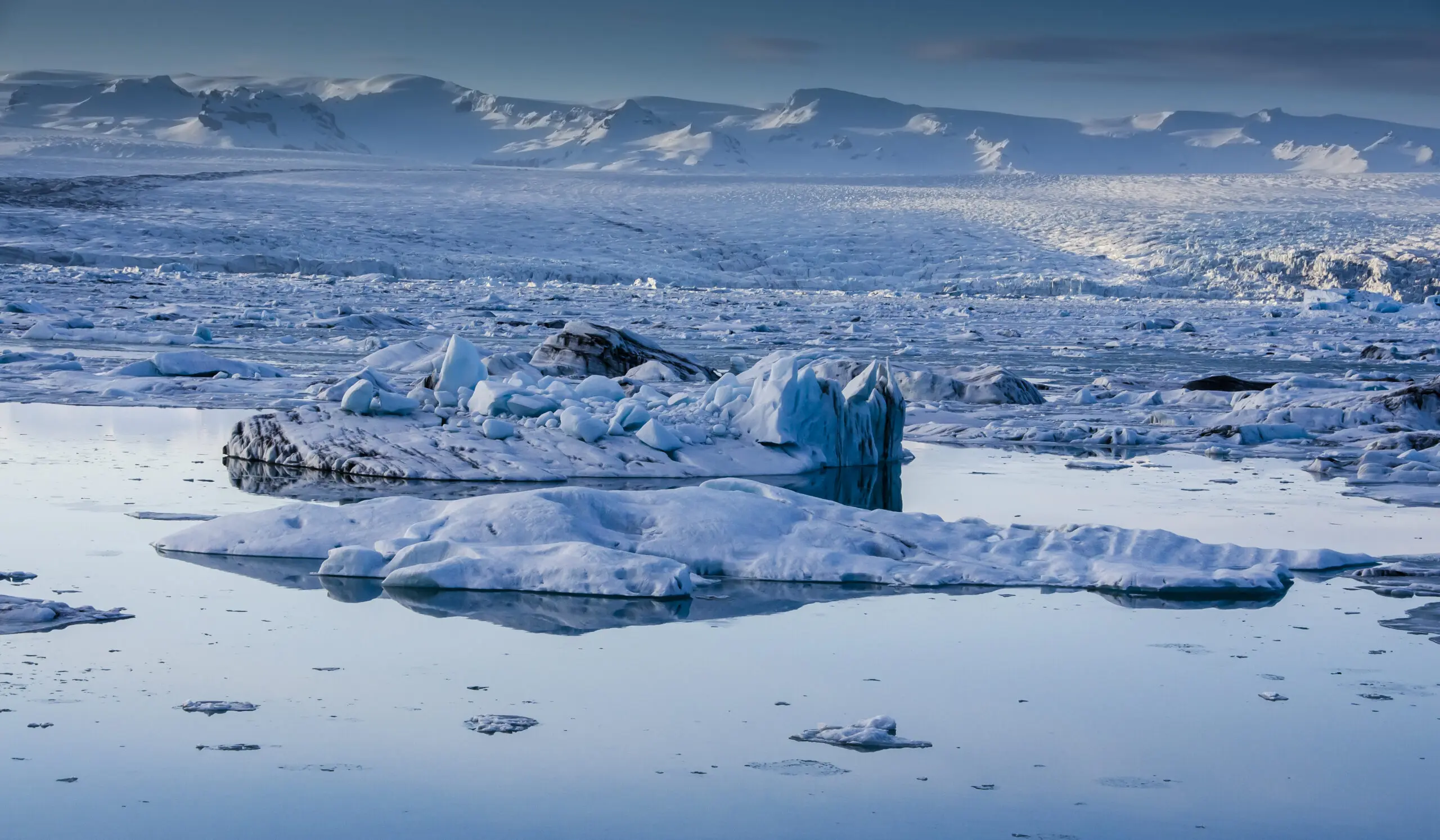 Wandbild (2789) Eisblau2 präsentiert: Wasser,Details und Strukturen,Natur,Landschaften,Schnee und Eis,Winter,Afrika,Detailaufnahmen,Gewässer