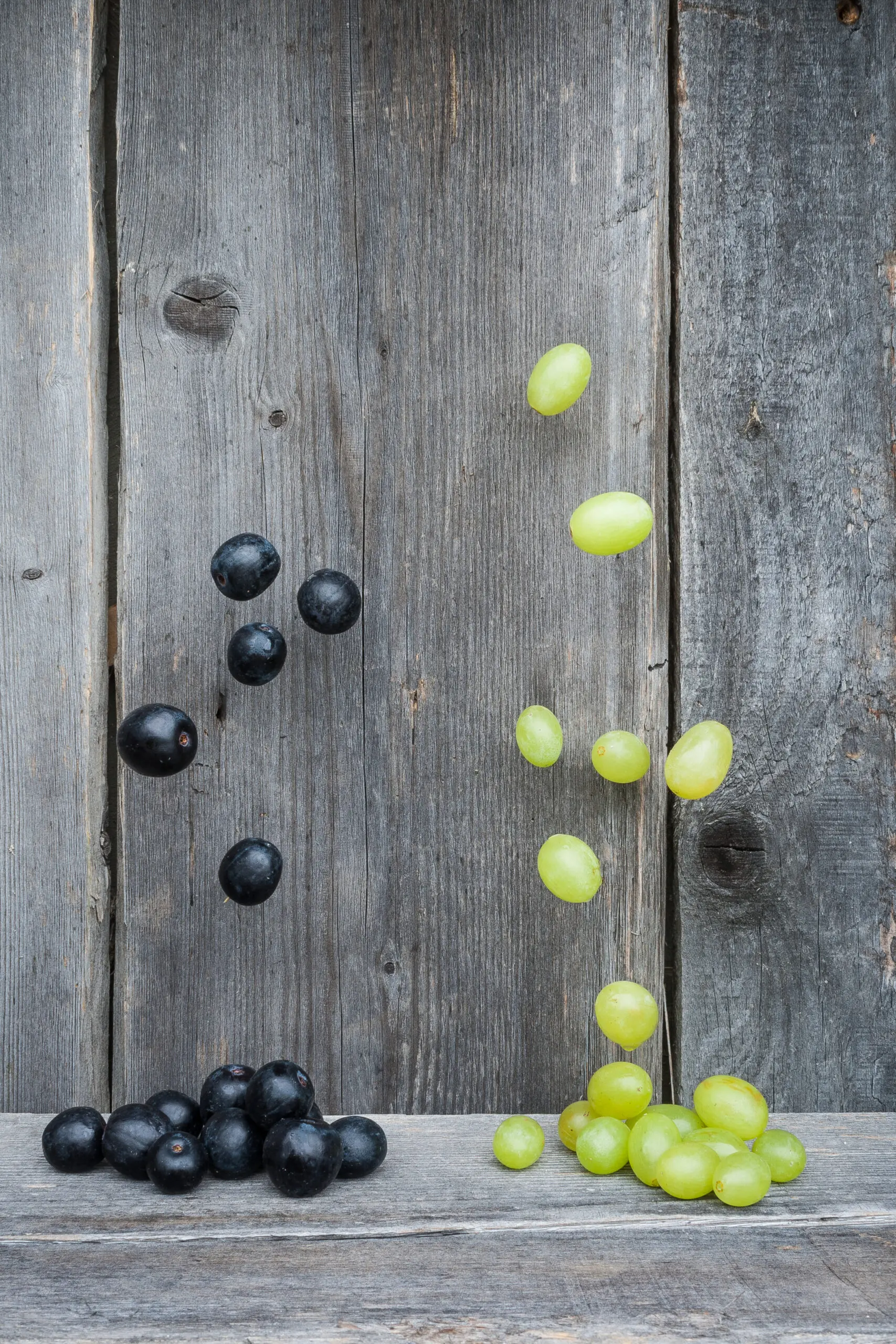 Wandbild (3397) Springende Weintrauben präsentiert: Stillleben,Essen und Getränke,Surrealisch