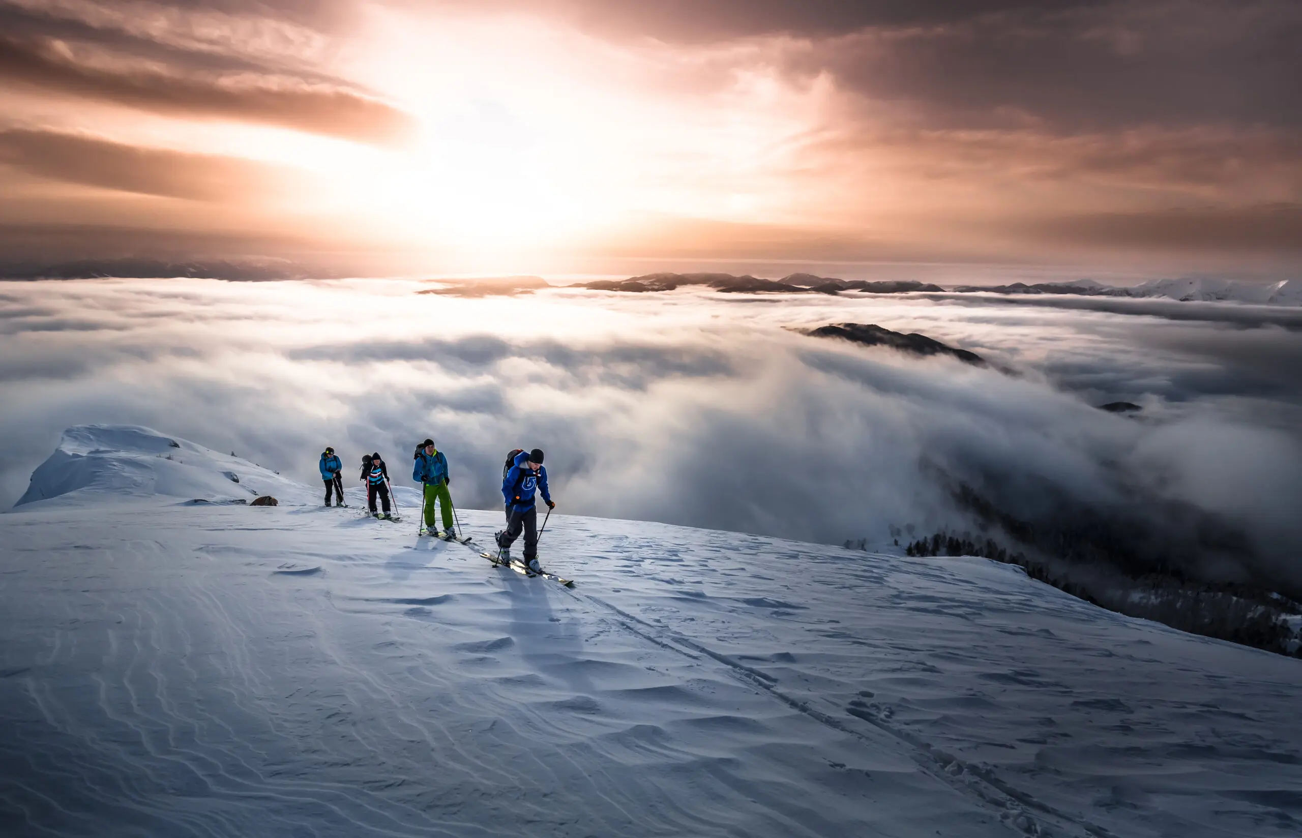 Wandbild (4793) High above the fog präsentiert: Aktion-Bewegung,Natur,Landschaften,Schnee und Eis,Winter,Berge,Aktion pur,Wintersport