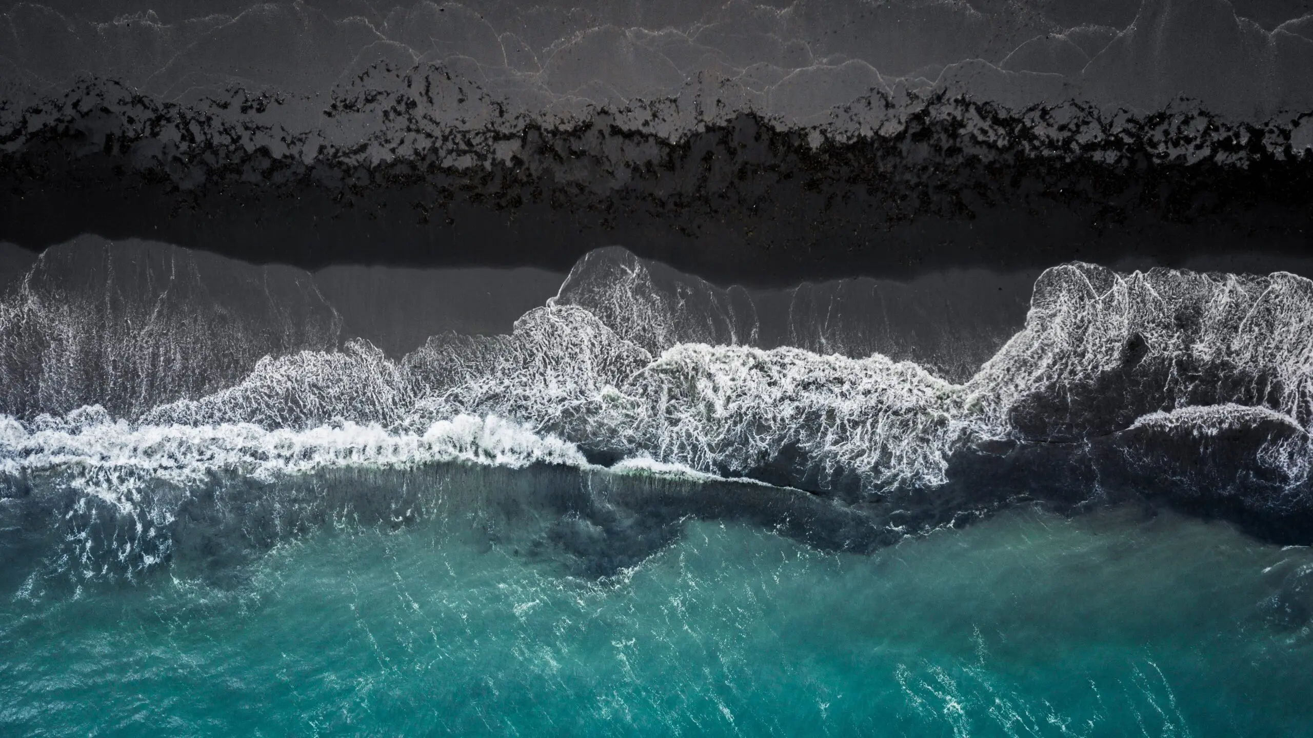 Wandbild (6320) Black Beach by Marcus Hennen, 1x.com präsentiert: Aktion-Bewegung,Wasser,Details und Strukturen,Abstrakt,Natur,Meere,Steine,Sonstige Naturdetails