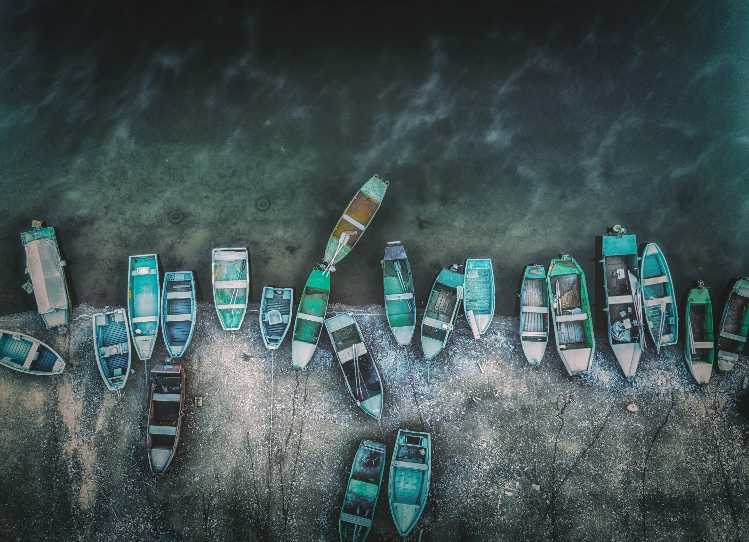 Wandbild (26955) boat parking by Guy Krier präsentiert: Technik,Wasser,Landschaften,Sommer,Luftaufnahmen,Schifffahrt